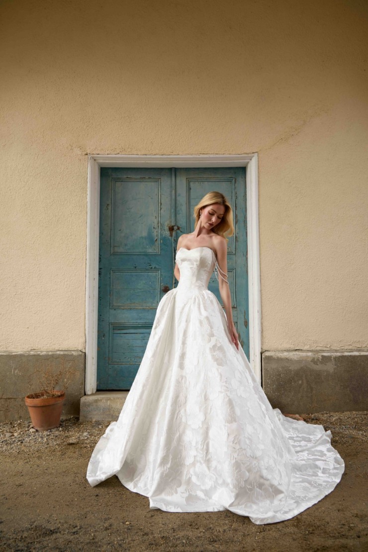 Paul Francis Style Nika Default Image